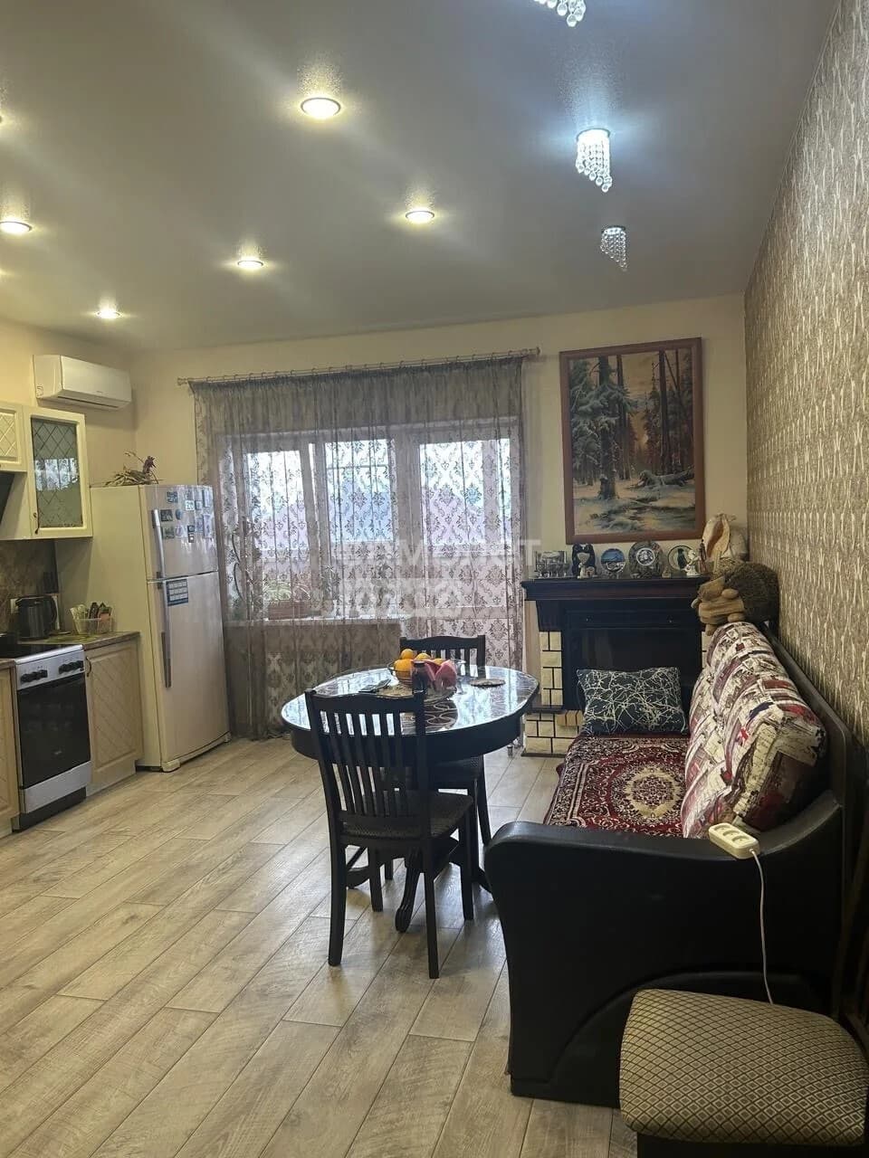2-комн. квартира, 65 м² — миниатюра 2