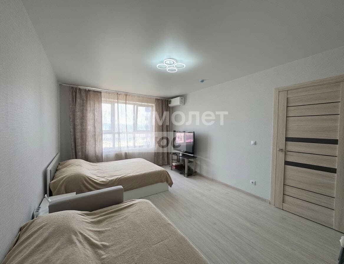 1-комн. квартира, 38 м² — миниатюра 2